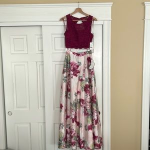 Two piece floral dress. This dress is very pretty!